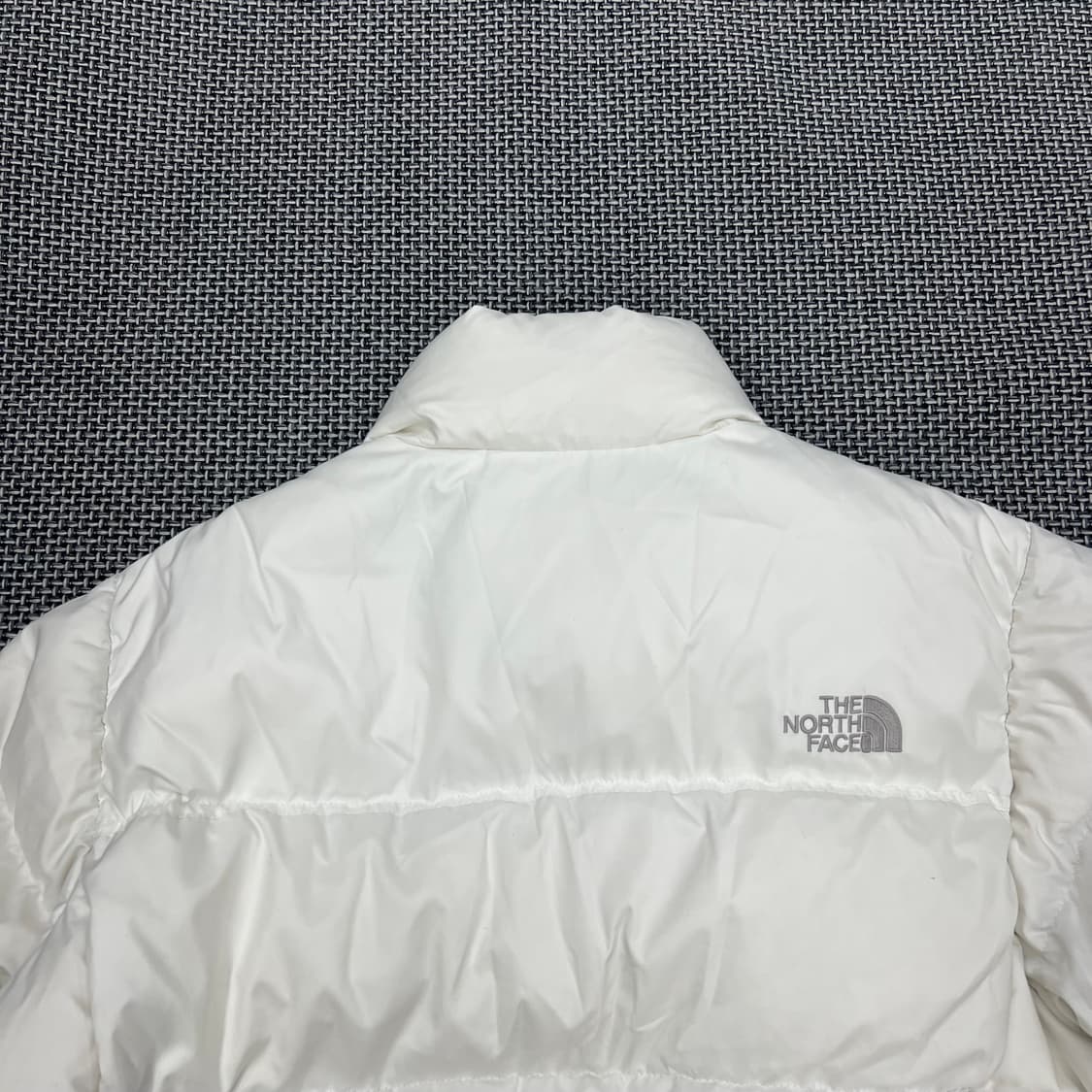 노스페이스 화이트 눕시 700 패딩 상품이미지6