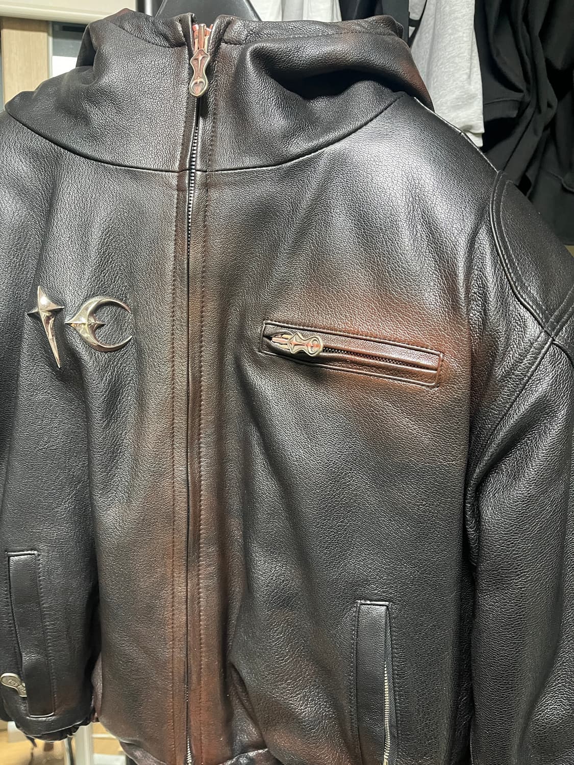 떠그클럽 빅락 레더 자켓 판매합니다. 상품이미지4