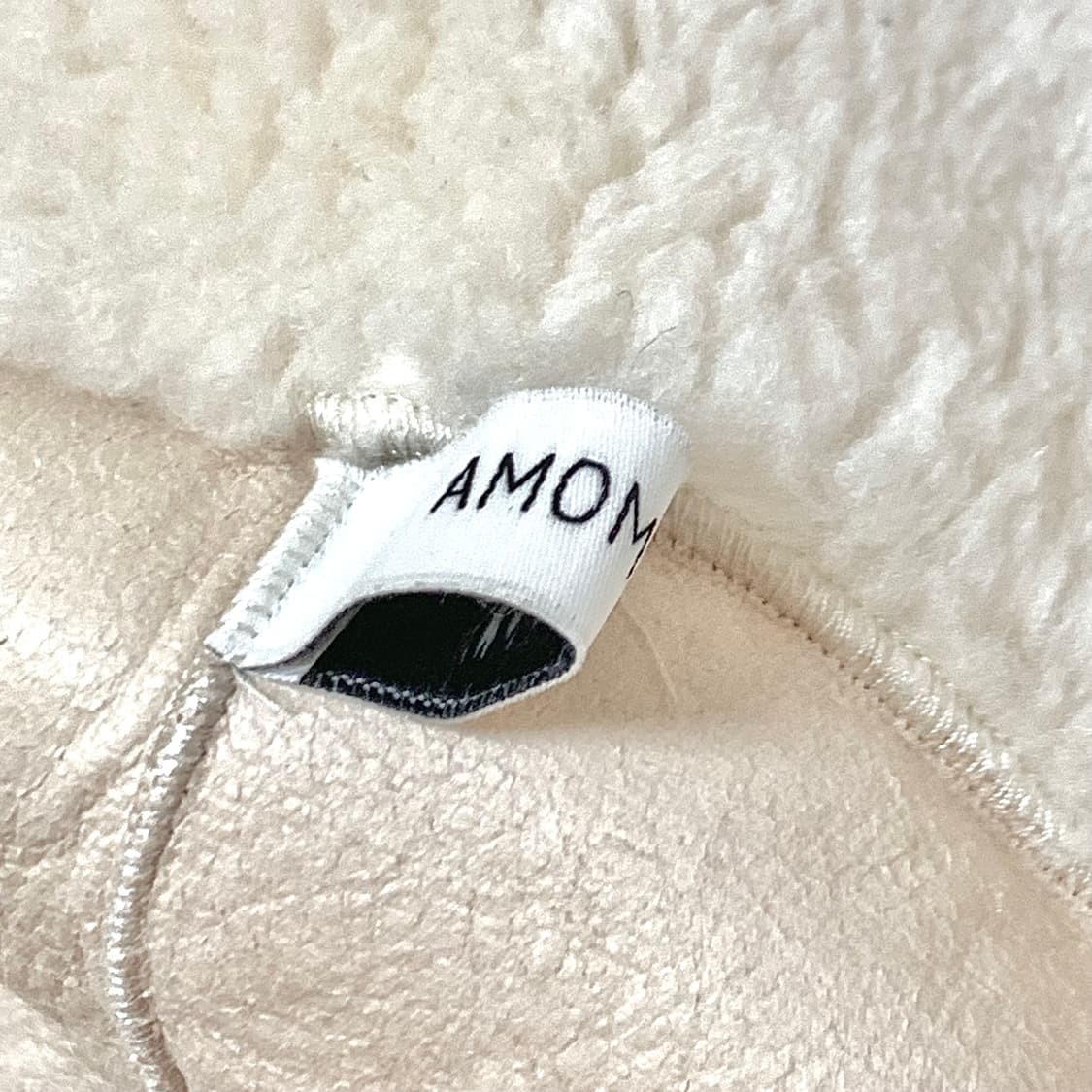 AMOMENTO 아모멘토 크림 컬러 시어링 토트백 퍼 가방 상품이미지6