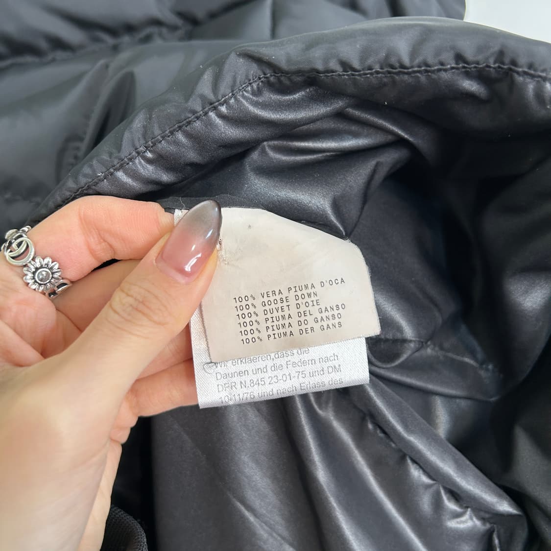 아르마니 여성 구스다운 패딩 42사이즈(95정도) 블랙  상품이미지4