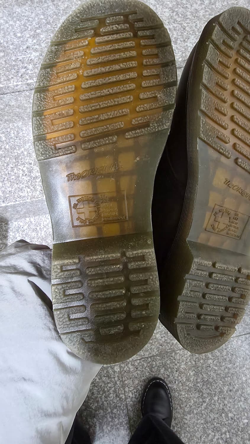 닥터마틴 1461 3홀 크레이지홀스 브라운 팝니다. 상품이미지8