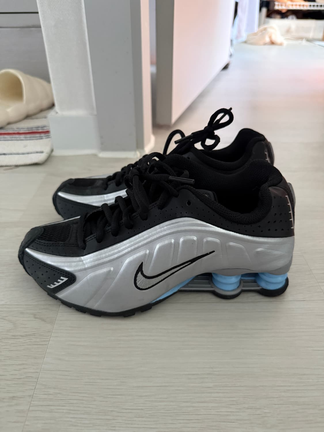 나이키 샥스 상품이미지1