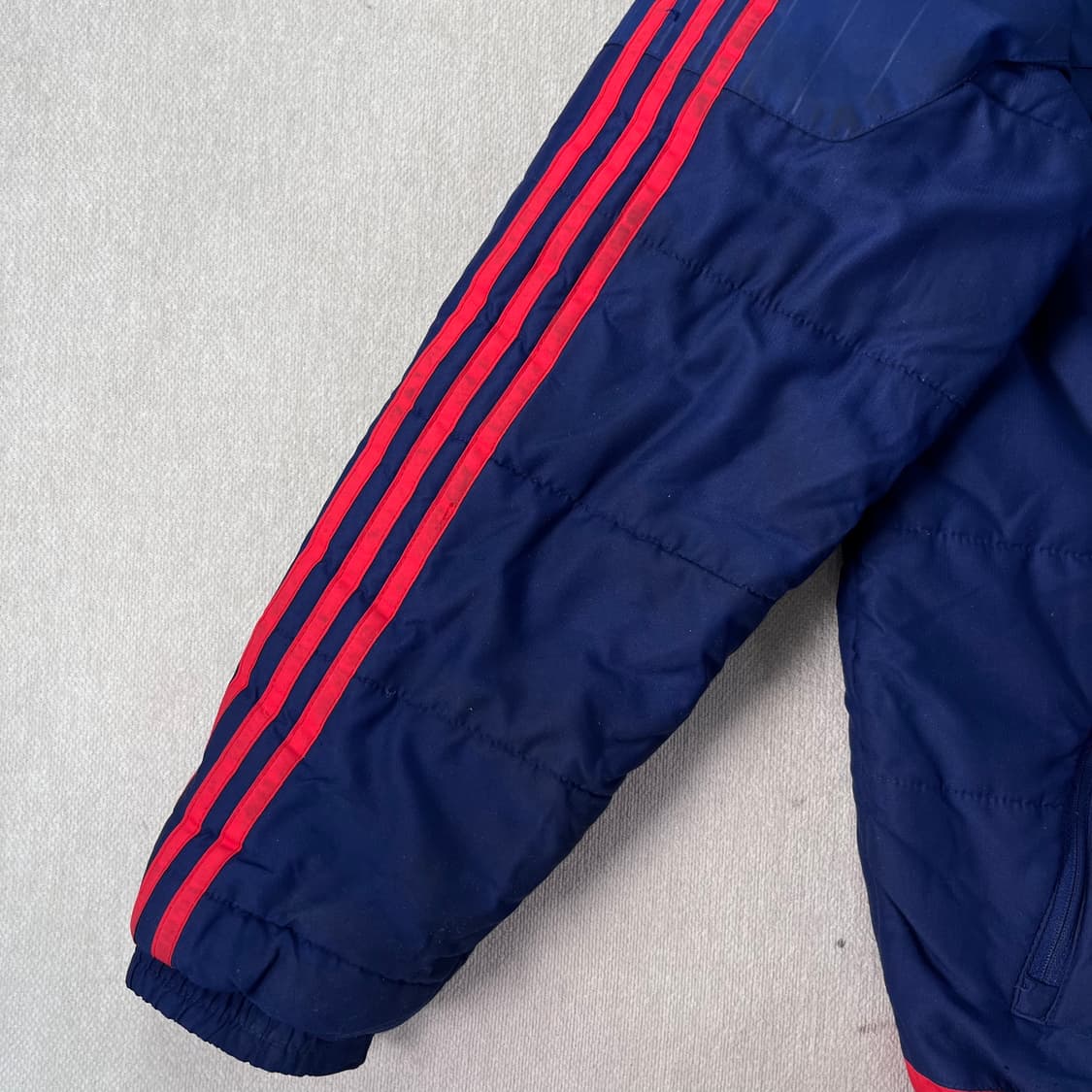 100 아디다스 맨유 푸퍼 패딩 상품이미지4