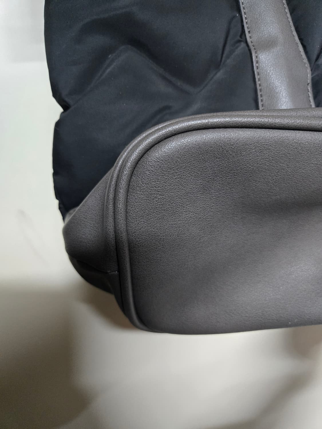 네파 블랙 퀼팅 토트백 가방 상품이미지4