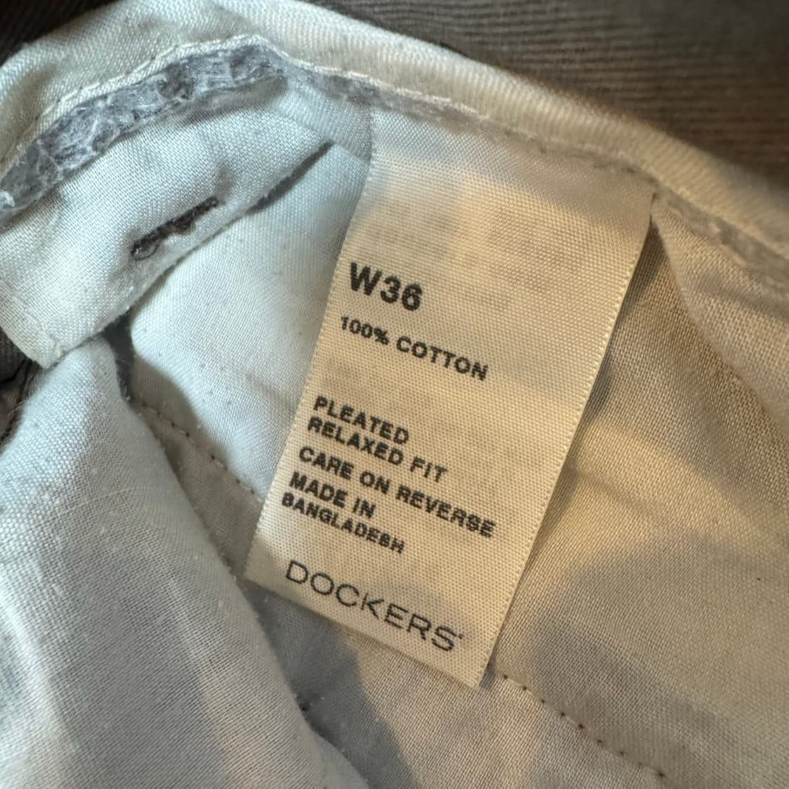 Dockers 플리츠 릴렉스드핏 치노 쇼츠 36인치 상품이미지4