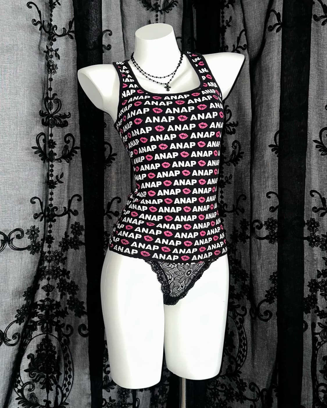 #ANAP black lip print sleeveless 상품이미지1