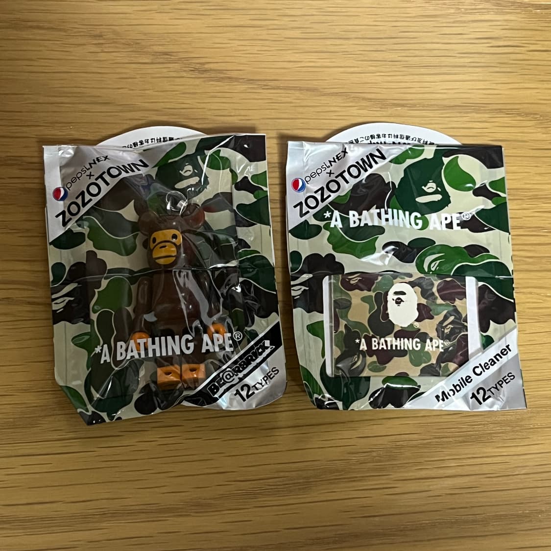 베이프 펩시 베어브릭 70% 키링 스트랩 & 핸드폰 클리너 상품이미지1