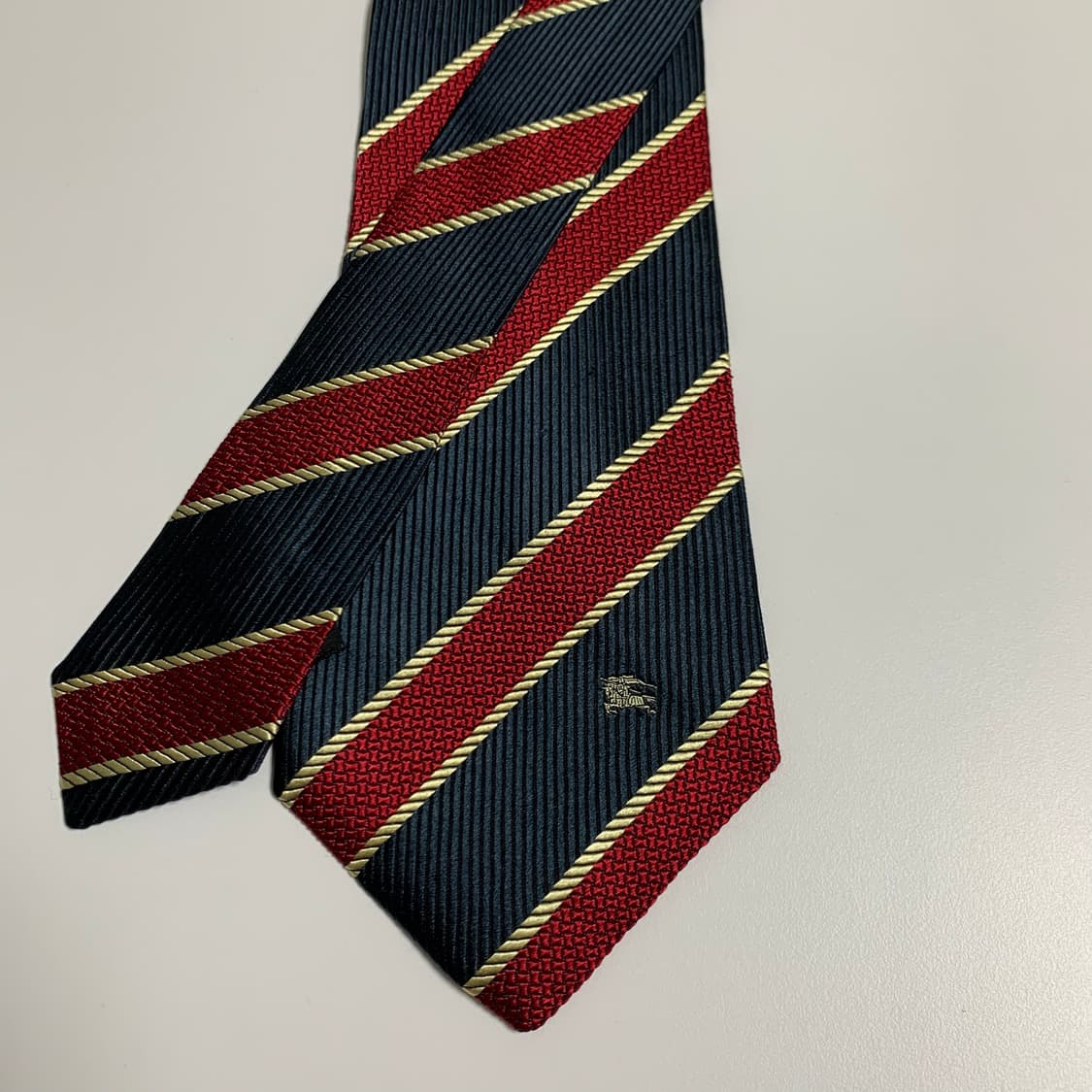 버버리(BURBERRY) 심플로고 스트라이프 클래식넥타이 명품 A+ 상품이미지4