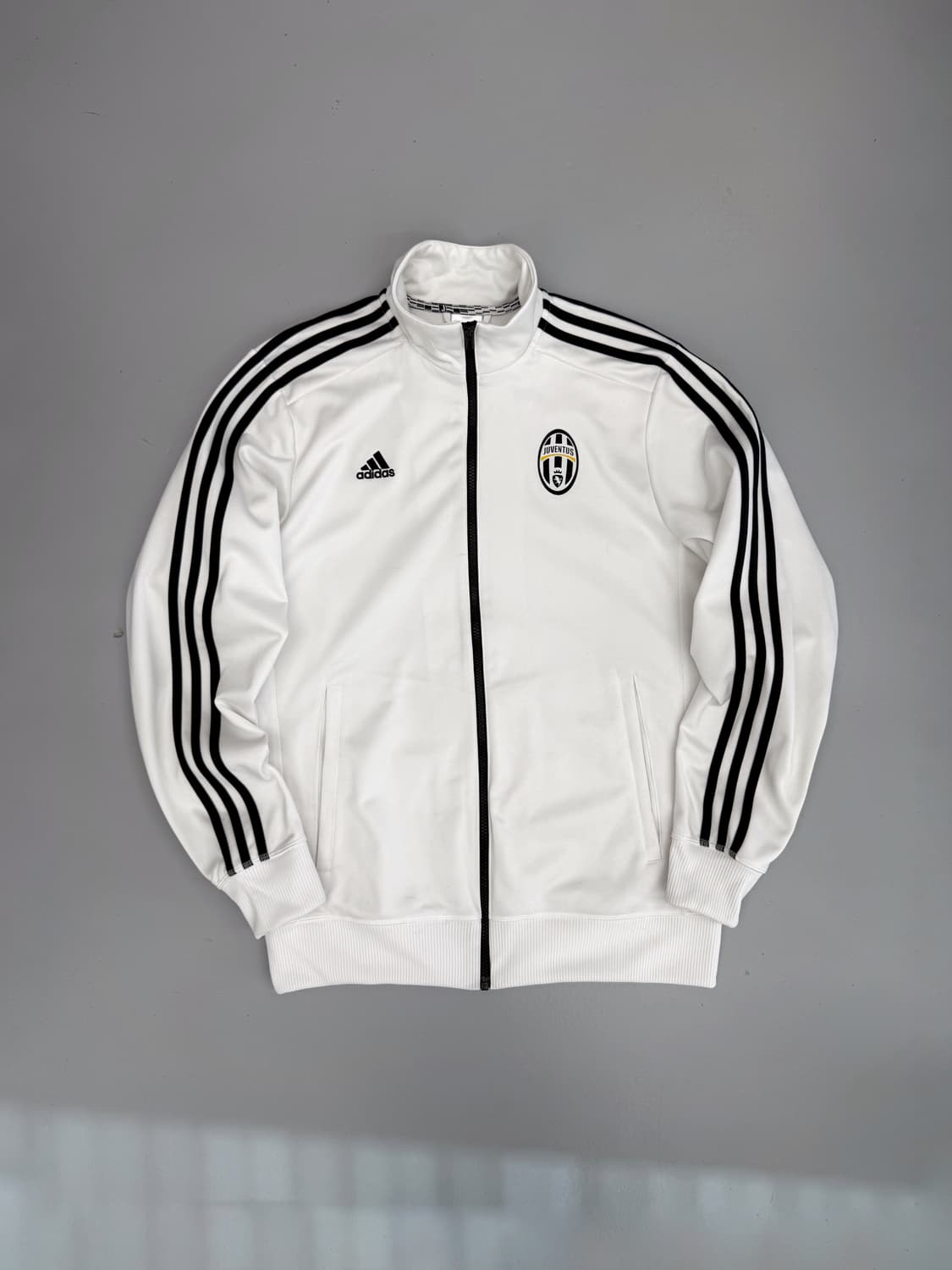 아디다스 오버핏 유벤투스 화이트 트랙 져지 상품이미지1