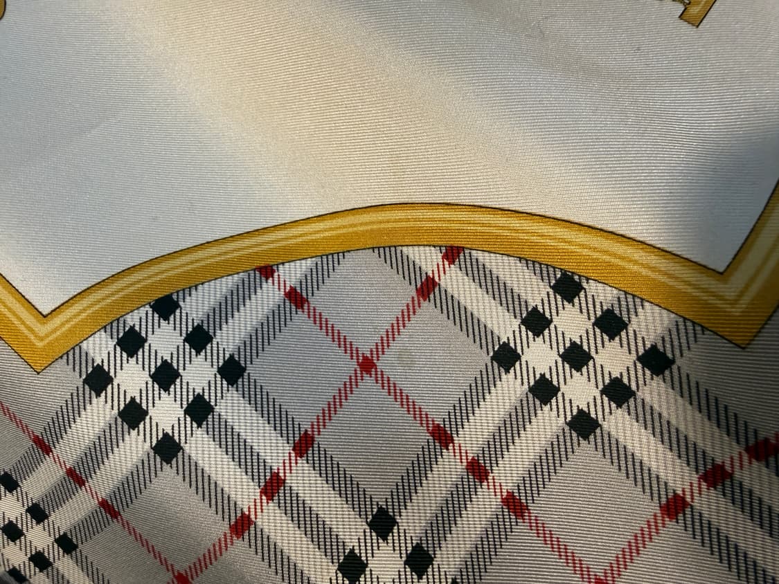 버버리 Burberrys 오브 런던 클래식 노바 체크 실크 스카프 90 상품이미지8