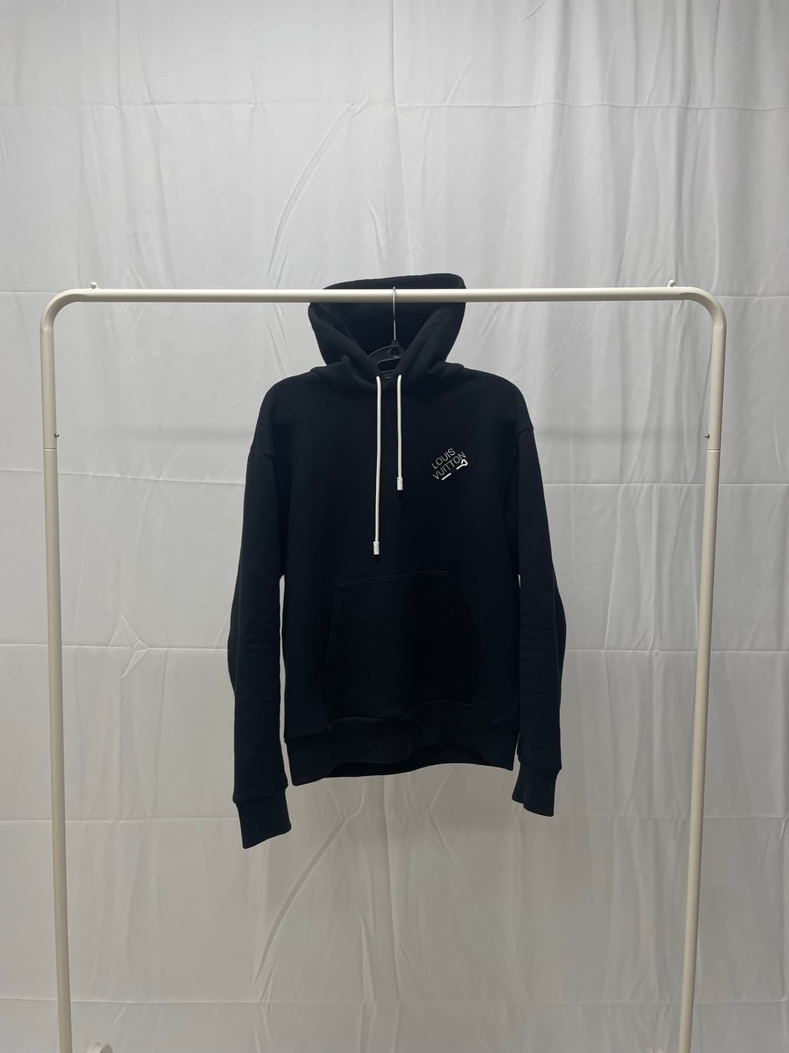 루이비통 엠브로이더드 시그니처 후드 티셔츠 블랙 [XS] 상품이미지1