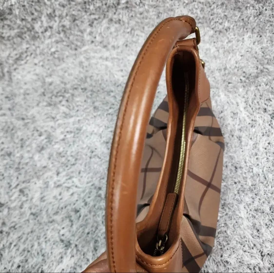 버버리 호보백 숄더백 상품이미지5