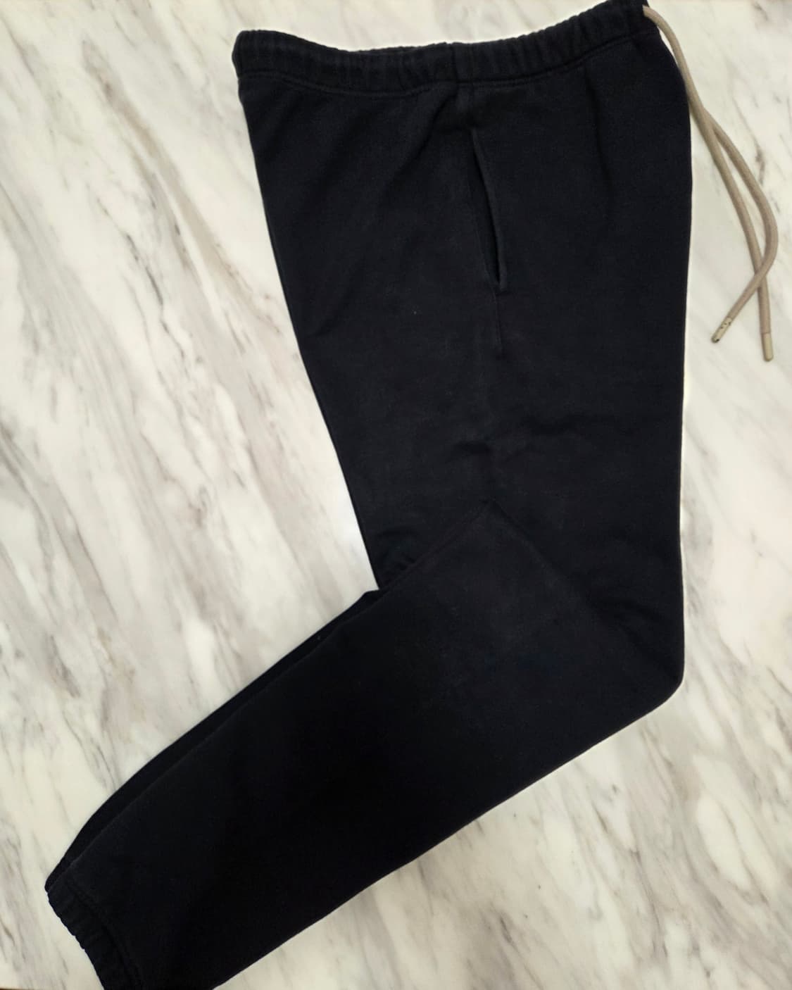 피오갓에센셜 더 블랙 컬렉션 스웻 조거팬츠 상품이미지4