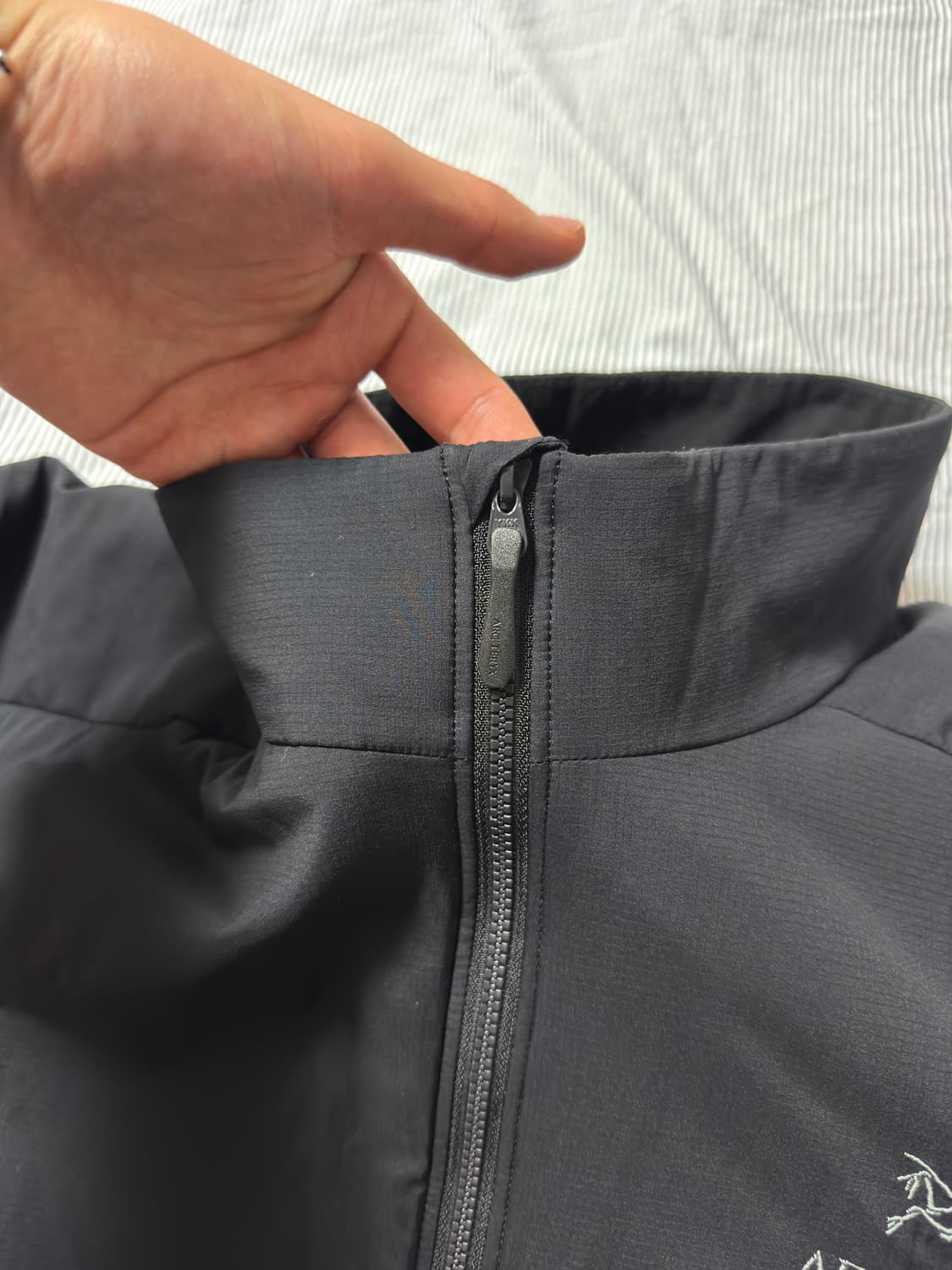 (SS급) 아크테릭스 아톰 LT 자켓 블랙 M 상품이미지4