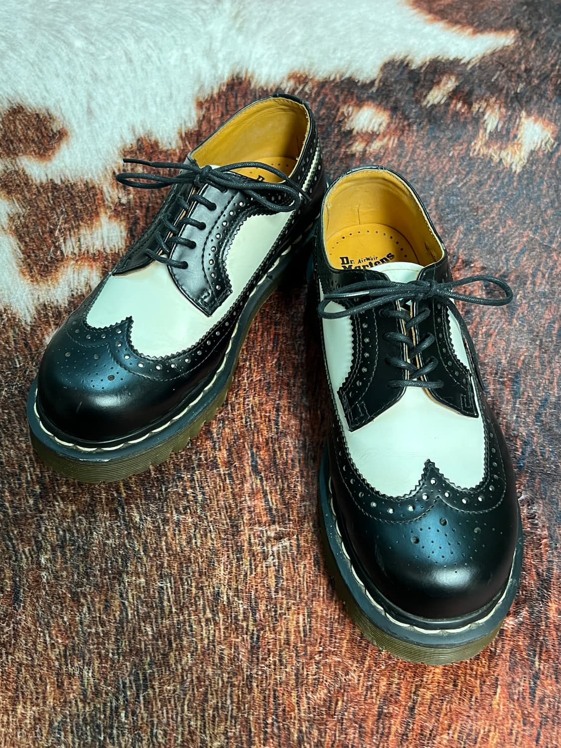 닥터마틴 10458 브로그 윙팁 플랫폼 슈즈(38) 240 상품이미지3