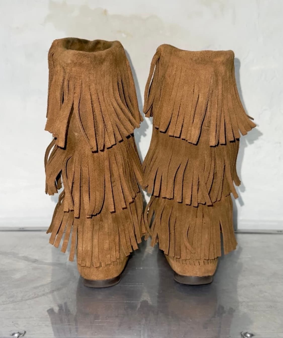 미네톤카 3단 프린지 부츠 브라운 상품이미지2