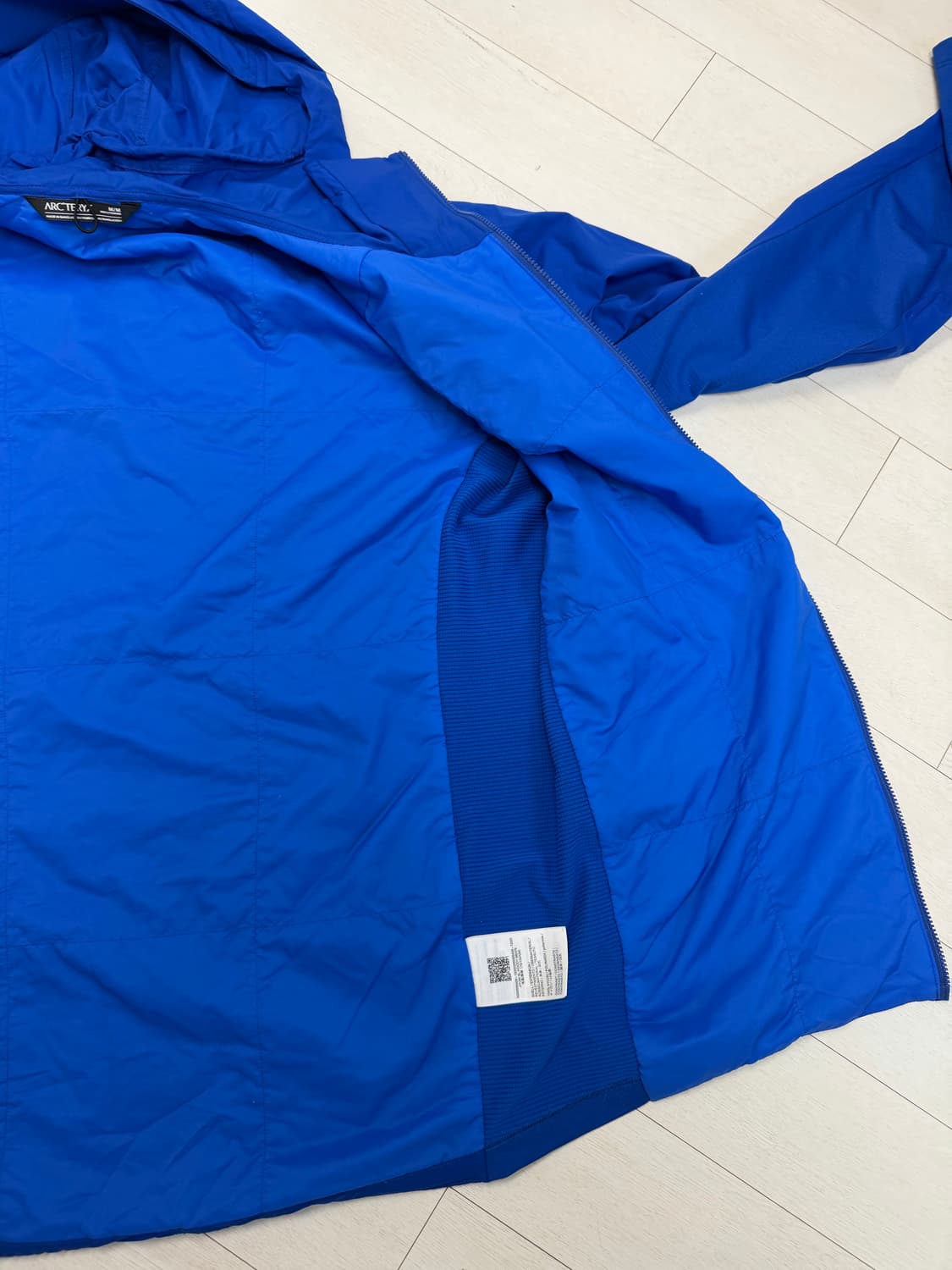 아크테릭스 아톰 SL  M 사이즈   상태 9.2/10  크림에서 36만 상품이미지7