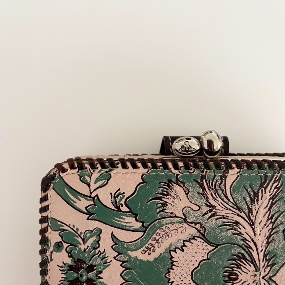 희귀) 비비안웨스트우드 어스 그린 앤티크 레더 지갑 상품이미지3