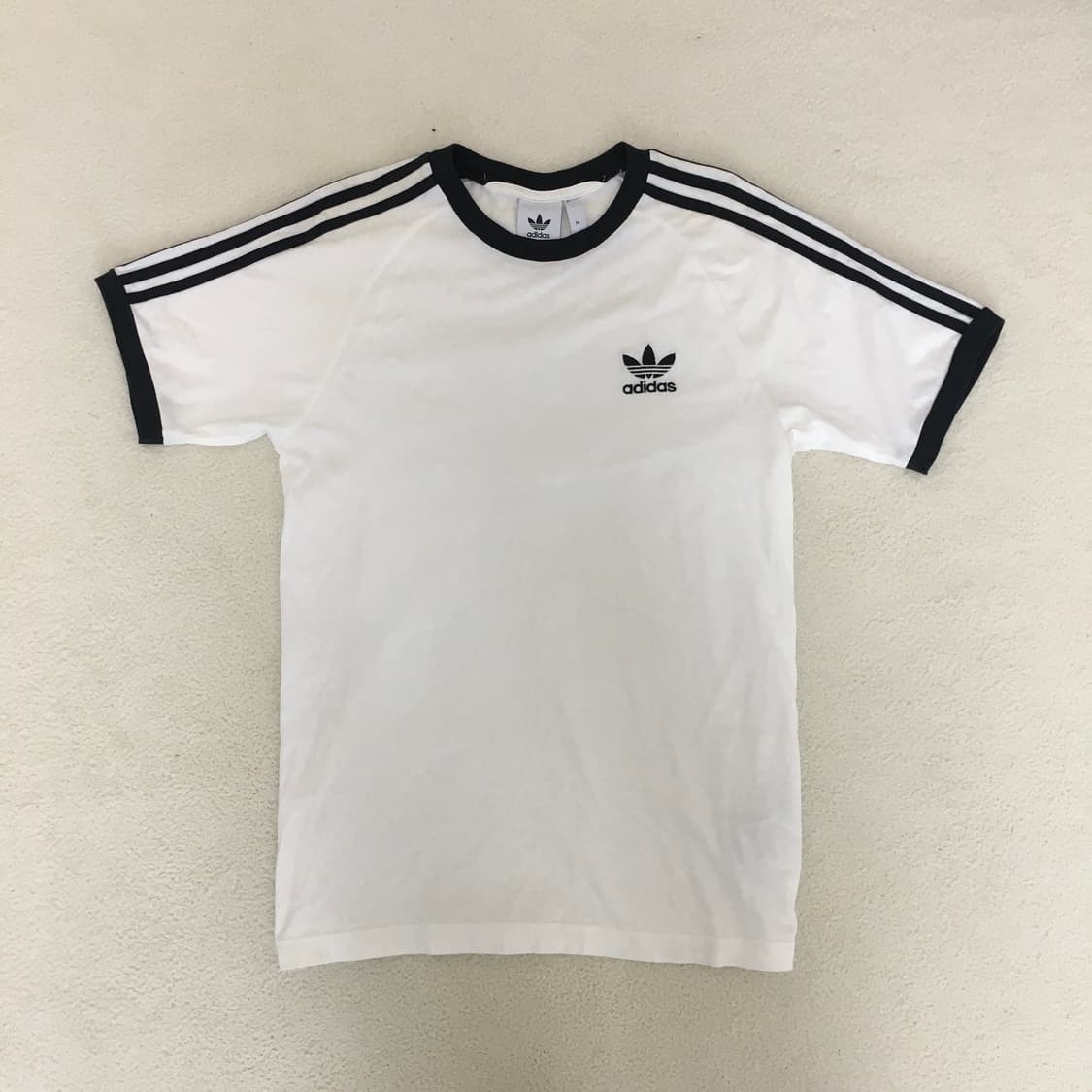 아디다스 삼선 반팔티 상품이미지1