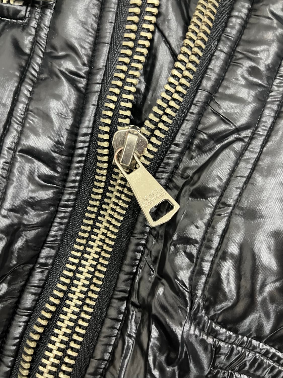 Dolce&gabbana 니트 하이넥 글로시 더블 지퍼 패딩 상품이미지9