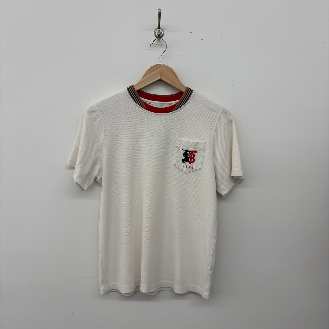 버버리 로고 포켓 반팔 티셔츠 화이트 여s 상품이미지1