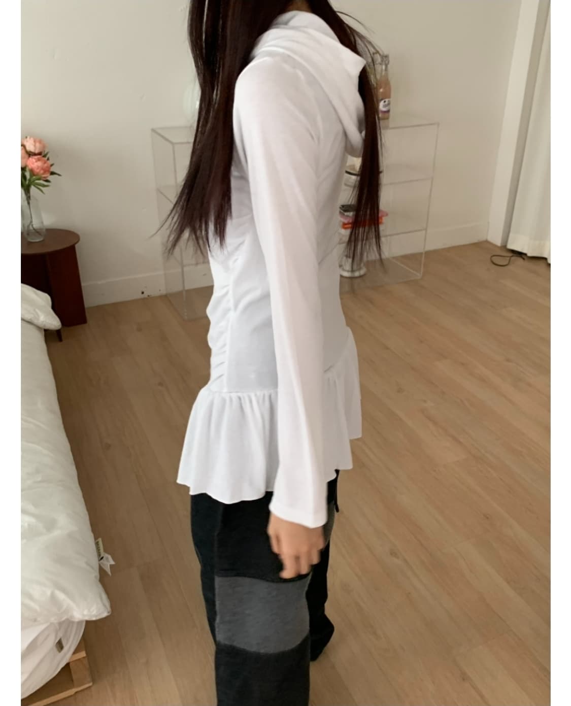 모브앤로지 셔링 프릴 롱 스판 후드 티셔츠  상품이미지2