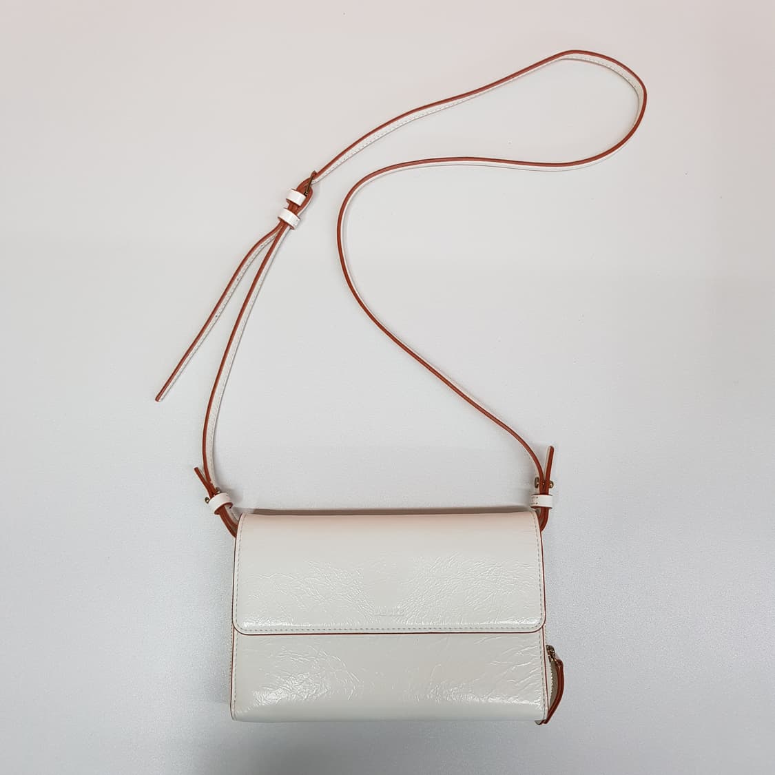 덱케 DECKE 2021 플랩 월렛 크로스백 상품이미지1