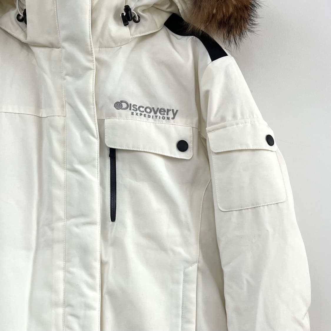 디스커버리 익스페디션 밀포드 구스다운 화이트 숏패딩 상품이미지5