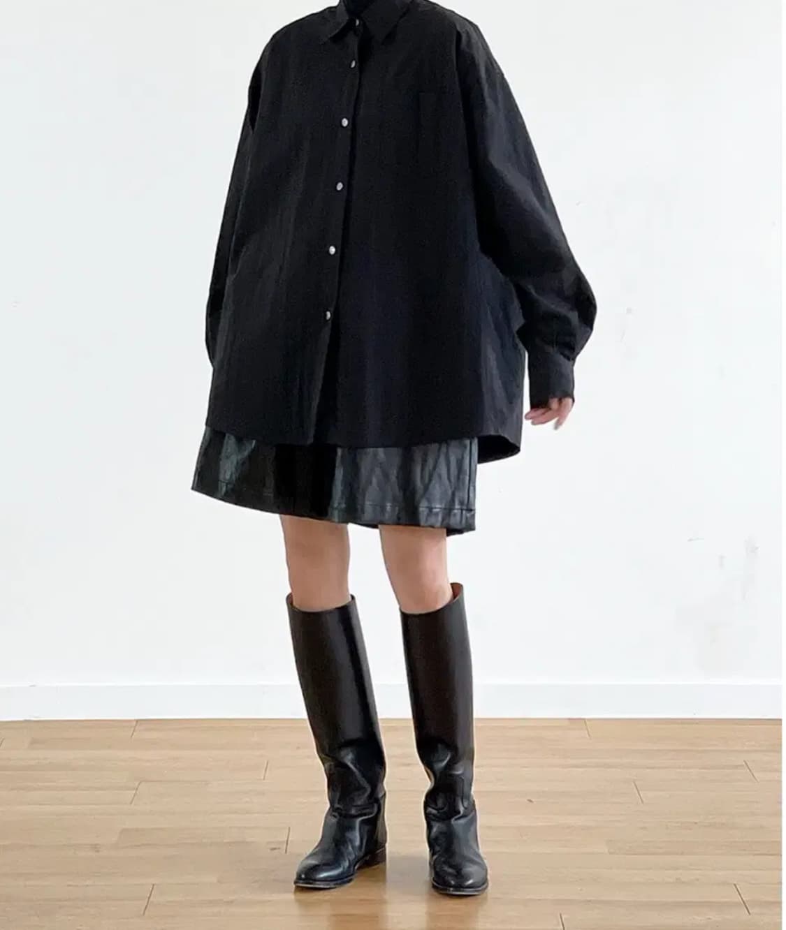 유노이아 레더 쇼츠 상품이미지1