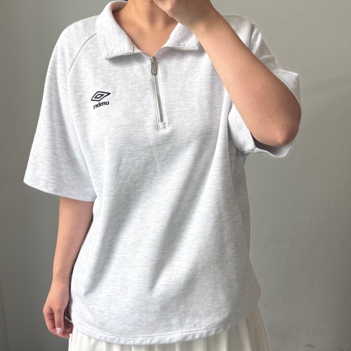 [XL] 엄브로 반팔 반집업 상품이미지1