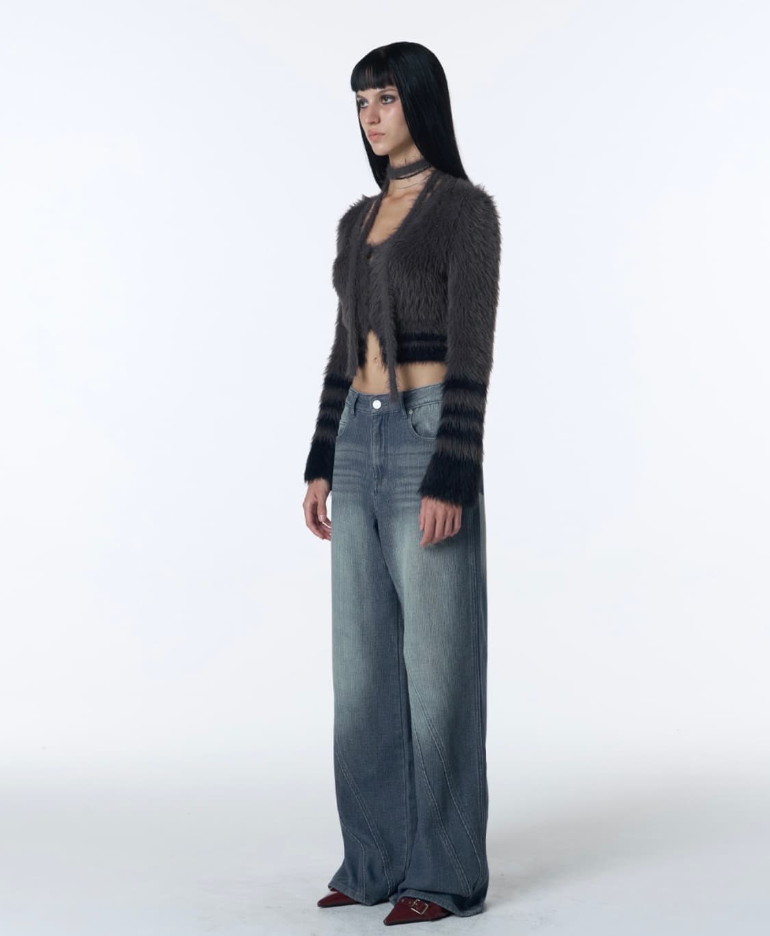 오디너리홀리데이 헤어리 퍼 크롭가디건 챠콜 스컬프터 상품이미지4