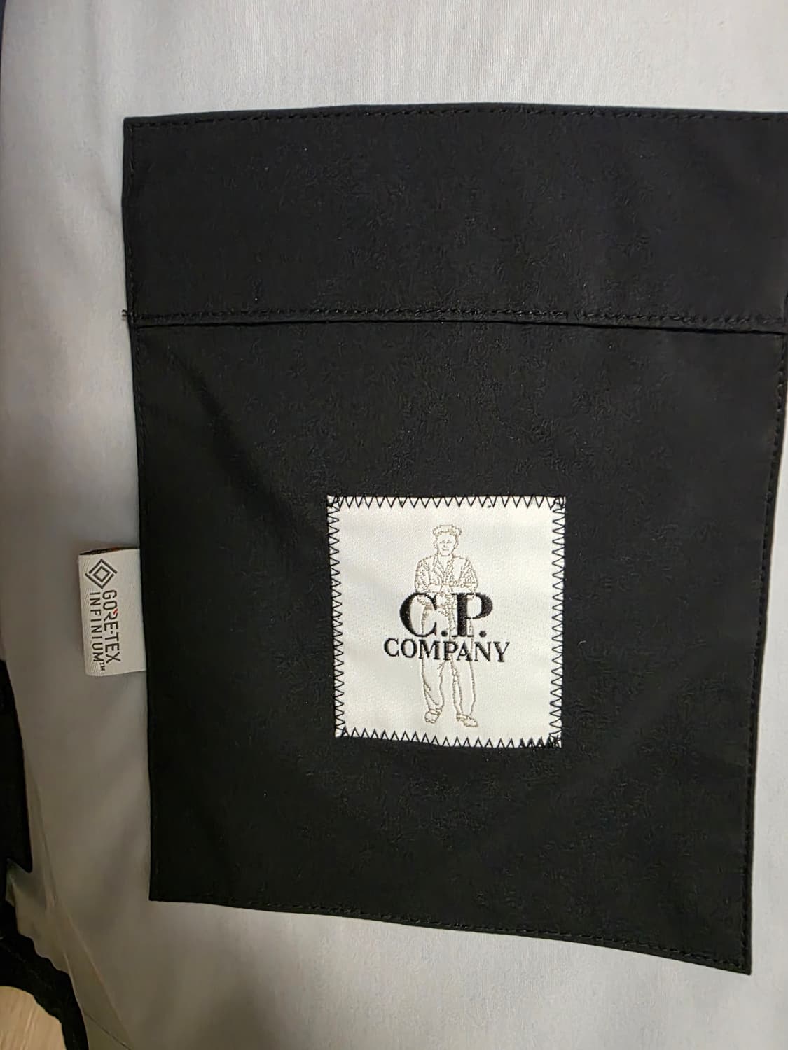 CP컴퍼니 고어텍스,,패딩 점퍼(내피 탈착 가능) 상품이미지7