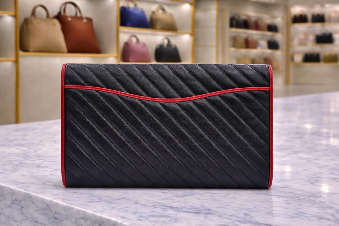 [S급] 구찌 GG 마몽 마틀라세 플랩 클러치 판매합니다!!! 상품이미지2