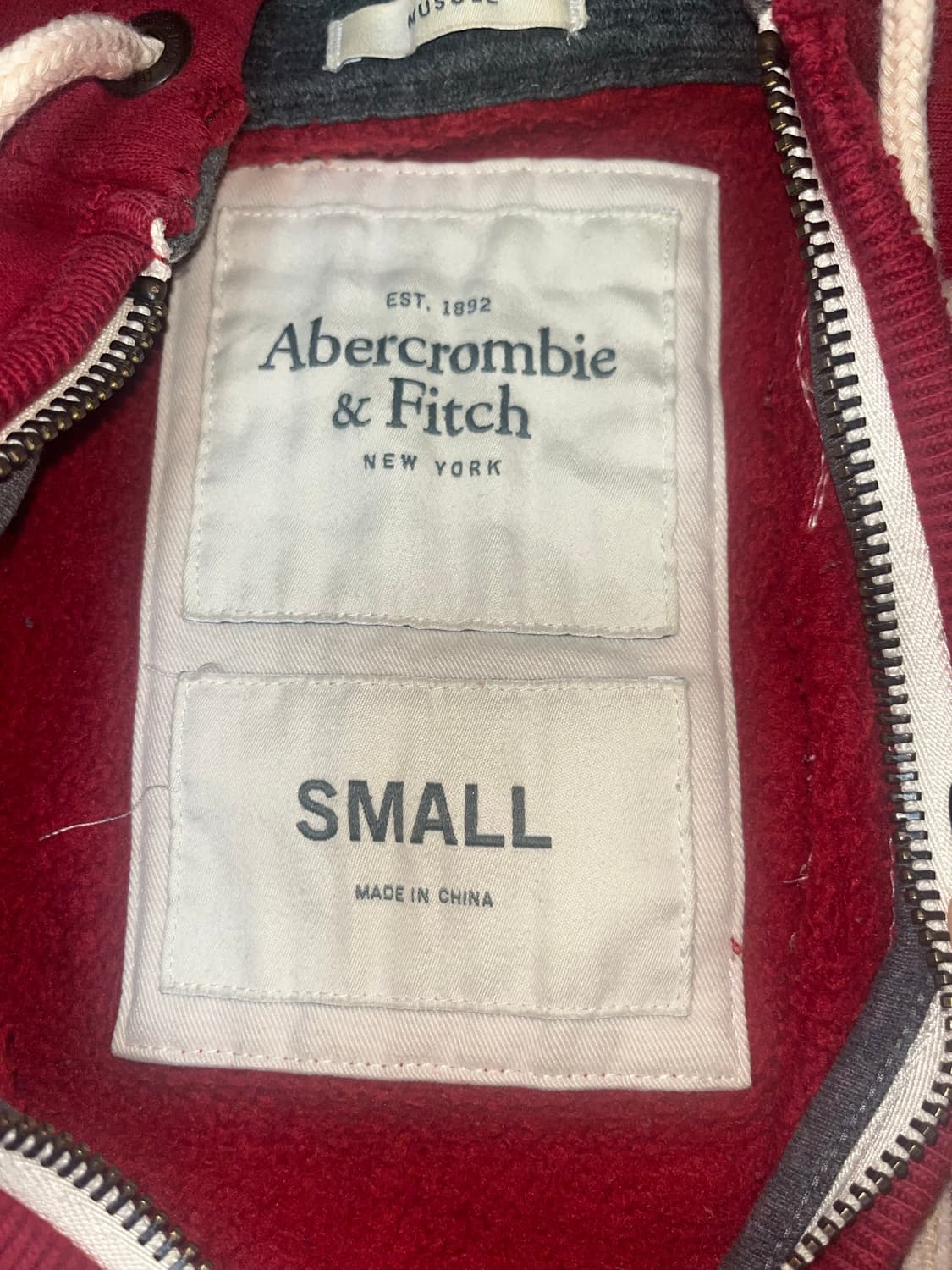 아베크롬비 양홍원 착용 기모 후드집업 레드 아담스 마운틴 s 상품이미지2