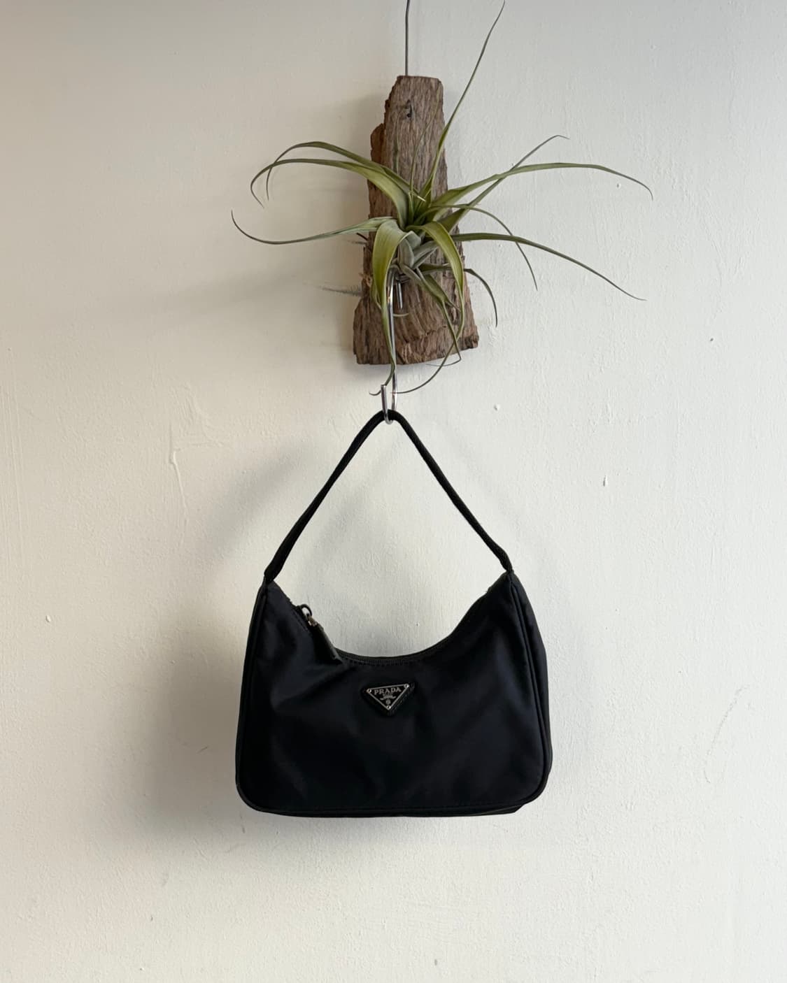 프라다 나일론 미니 호보백 상품이미지1