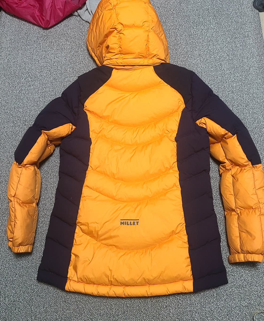 밀레 덕다운 여성 패딩  100L  로 90-95  적당 상품이미지8