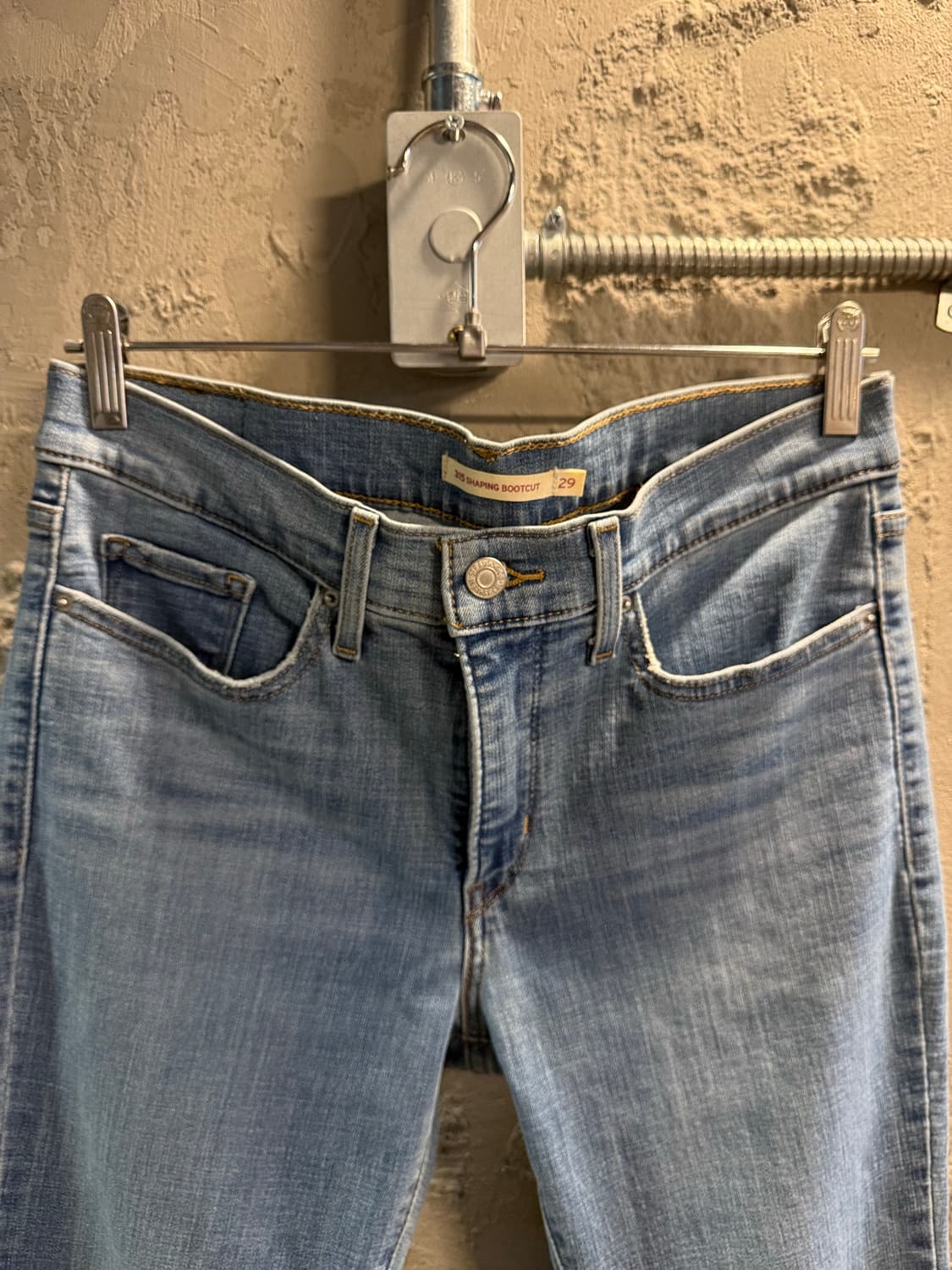 29 리바이스 LEVIS 315 셰이핑 부츠컷 데님 팬츠 연청 상품이미지4