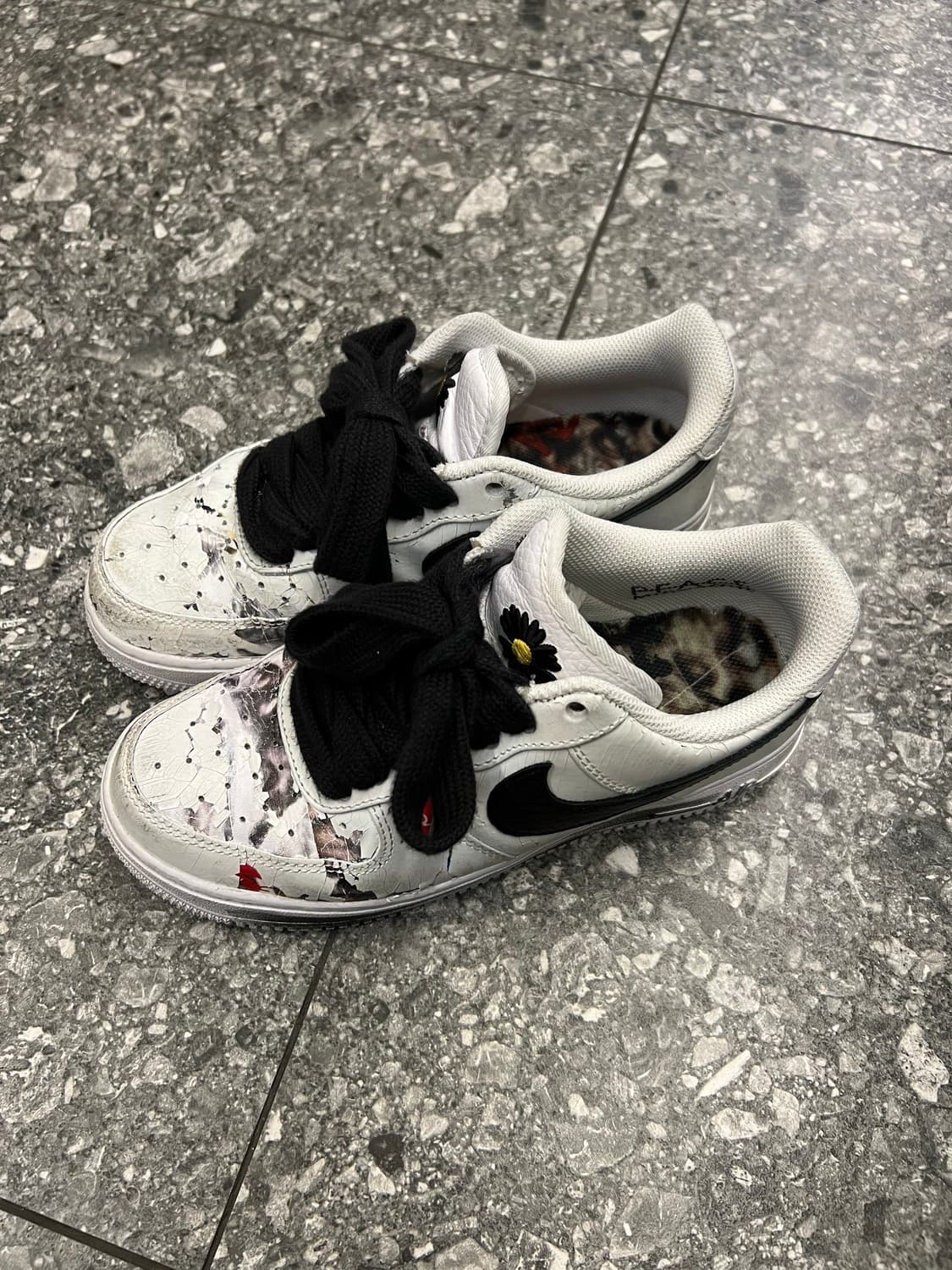 나이키 피스마이너스1 포스 크림발 처분  상품이미지1