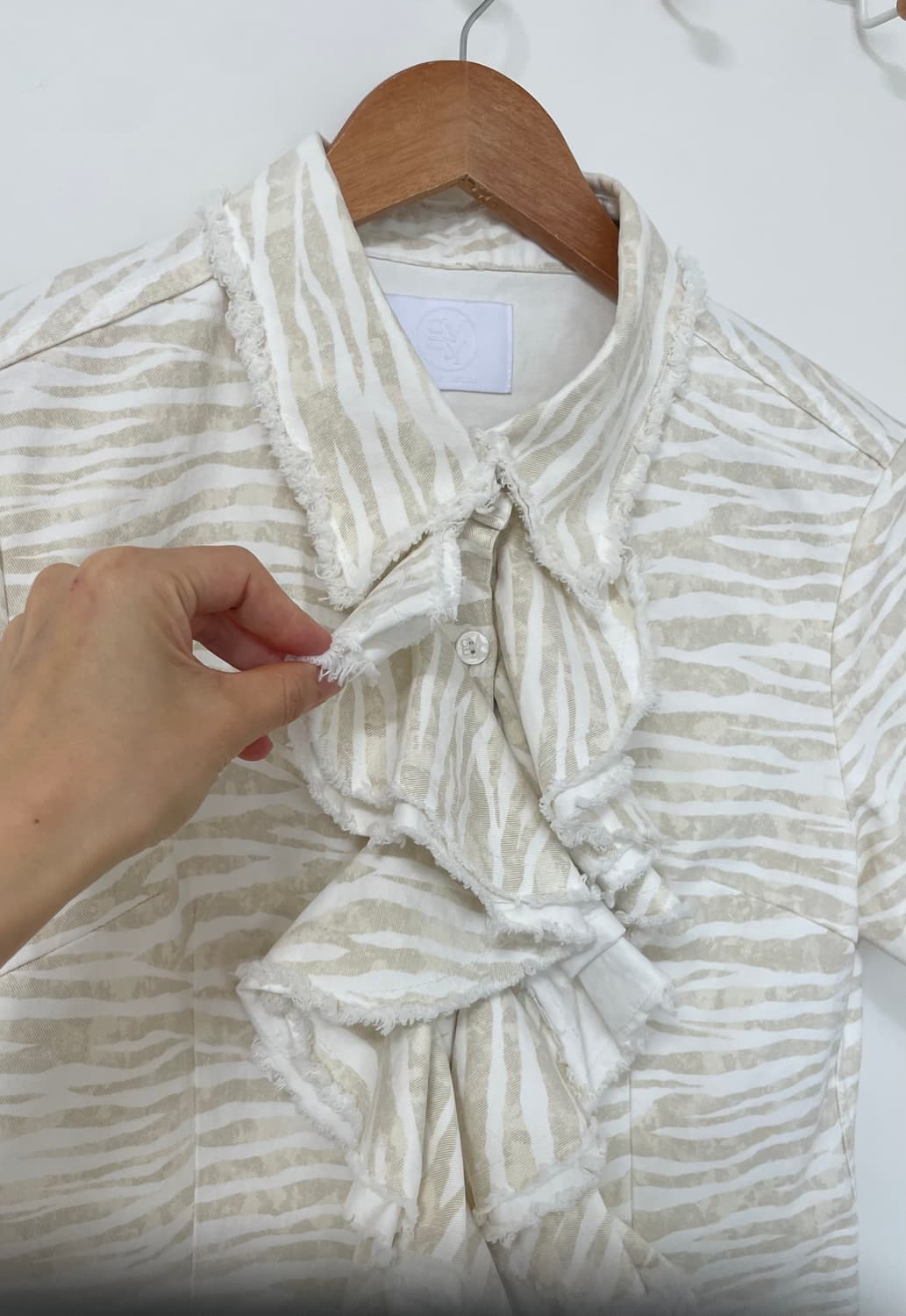 Gimmetheyoung 러플 셔츠 상품이미지5