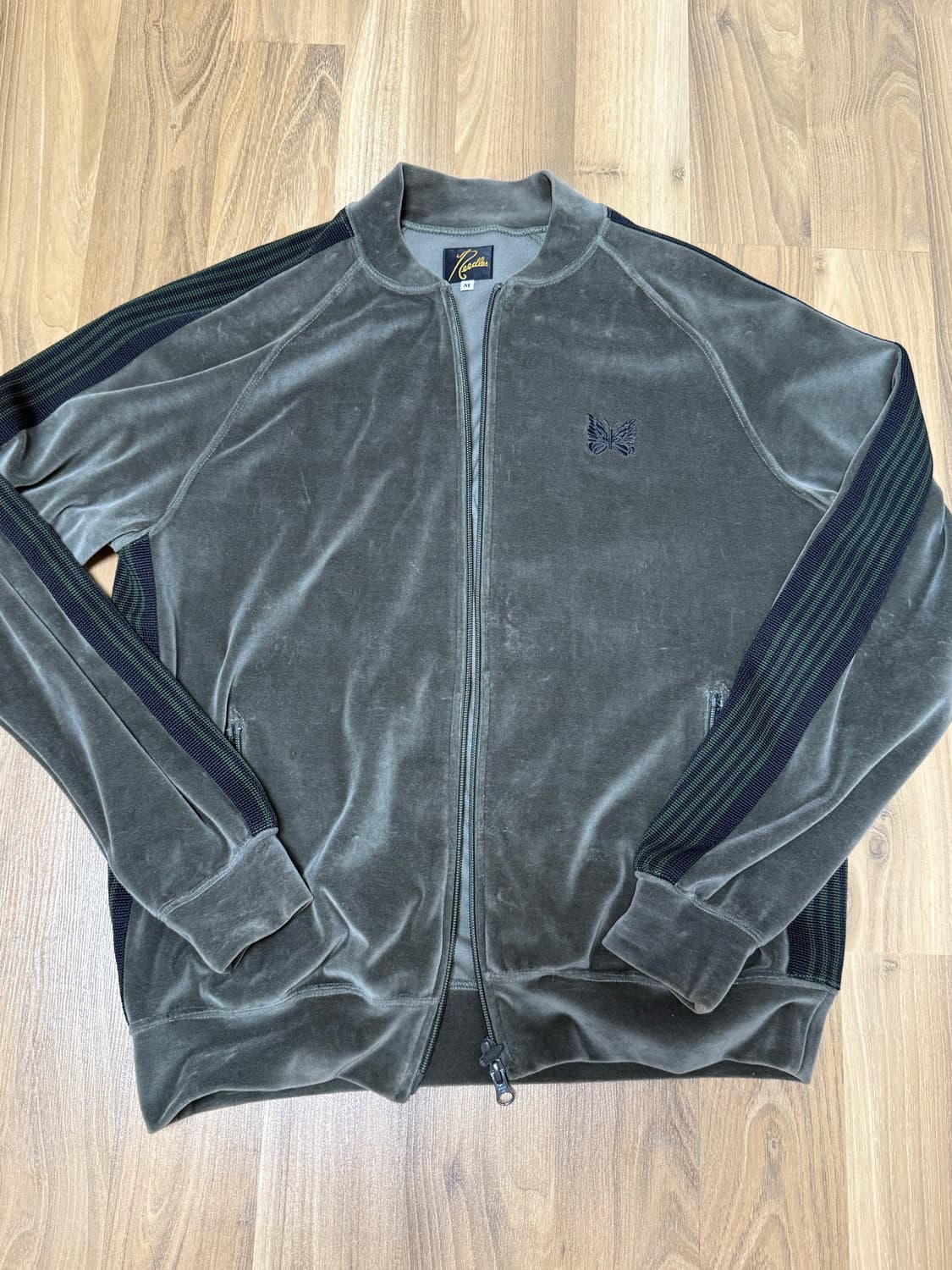 니들스 벨루어 트랙자켓 상품이미지1