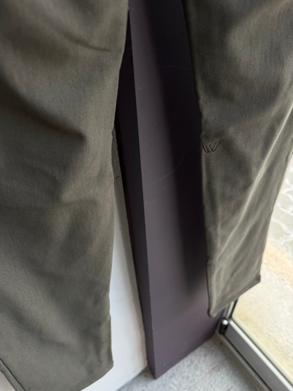 M/ 어뉴 골프 로고 본딩 카키팬츠(새상품) 상품이미지8