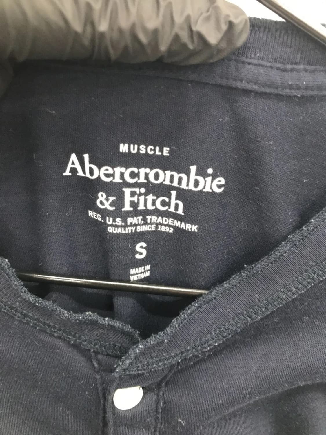 Abercrombie Muscle Henley Tee Navy 상품이미지5