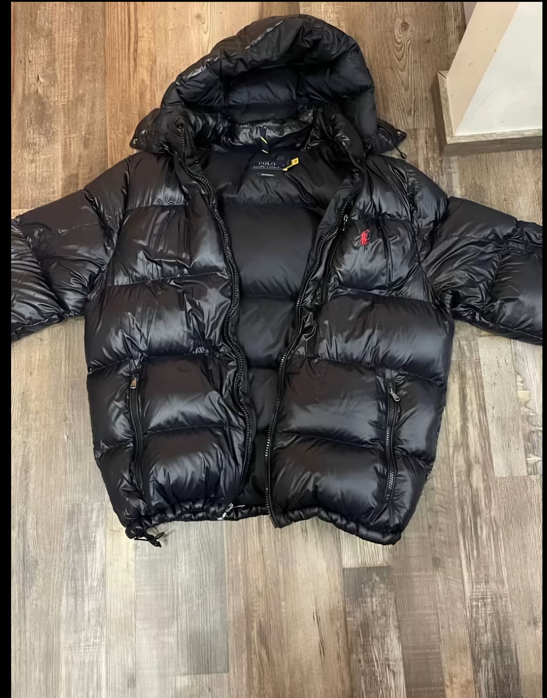 폴로 유광패딩 m사이즈 구합니다 상품이미지1