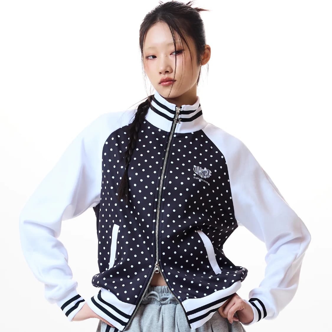 러브이즈트루 트레이닝 집업 상품이미지1