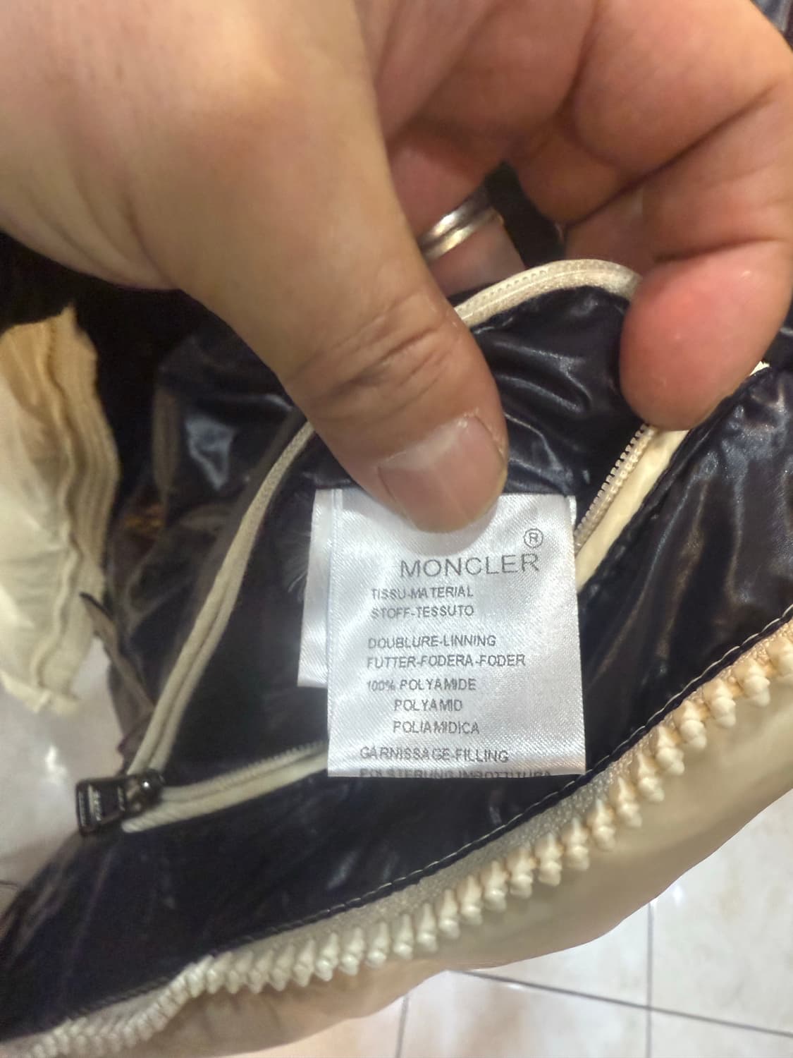 00/44 정품 몽클레어 마야 후드패딩 팝니다 상품이미지6