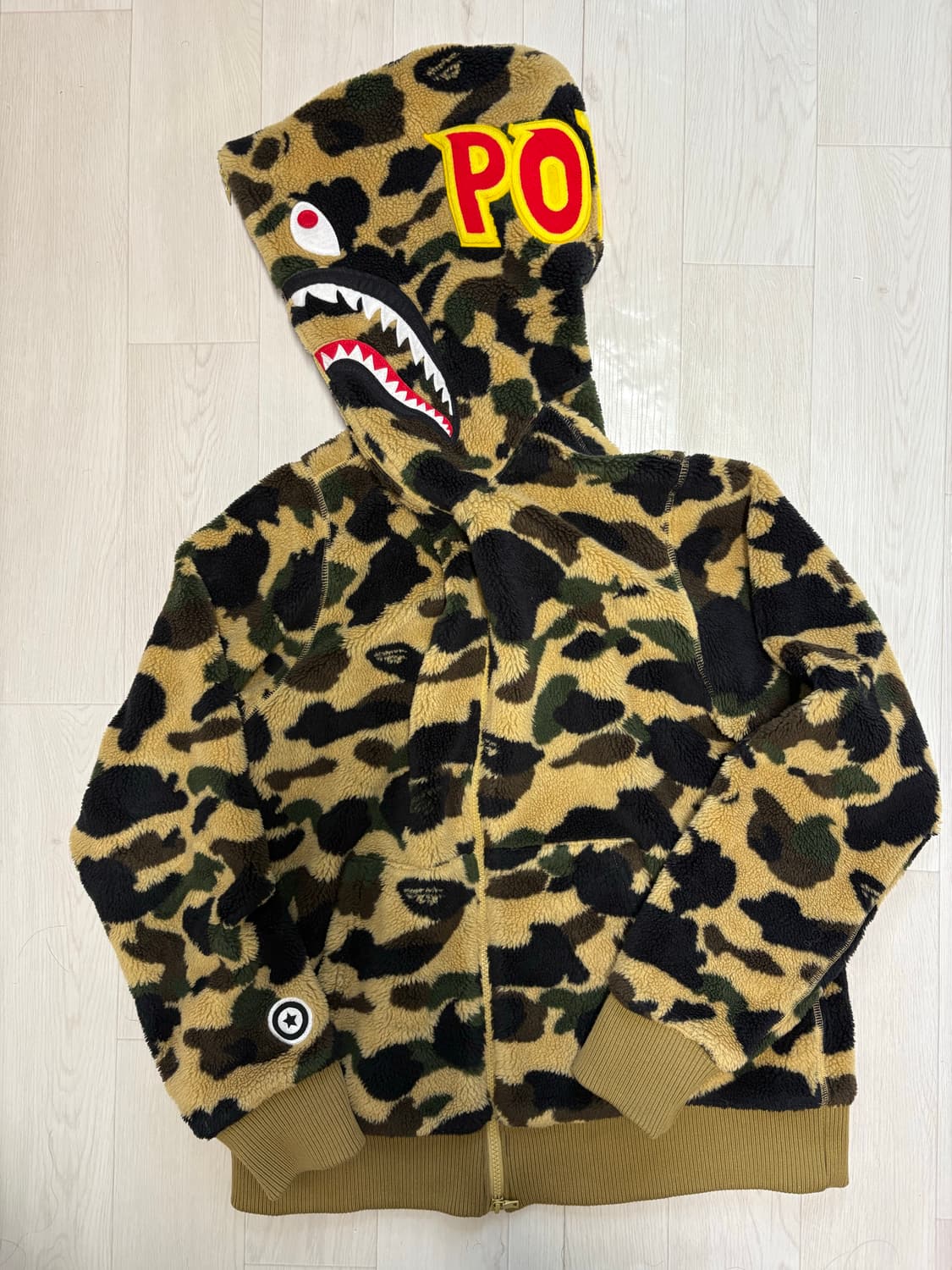 베이프 황계 샤크후드집업 보아털 L 판매합니다 상품이미지1