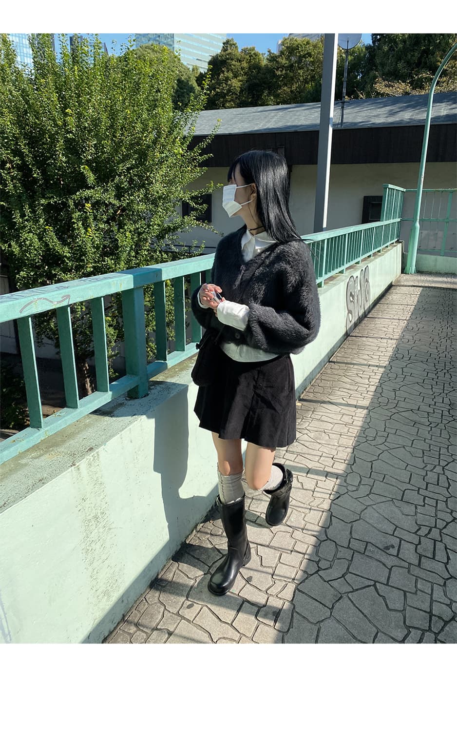 퍼 니트 크롭 가디건 차콜 그레이 상품이미지4