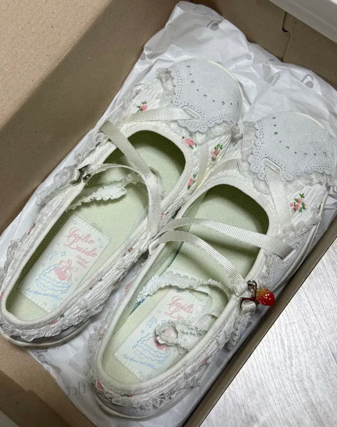 졸리레이드 x 플러피시트러스 로코코 레토 샌들 화이트 235 상품이미지1