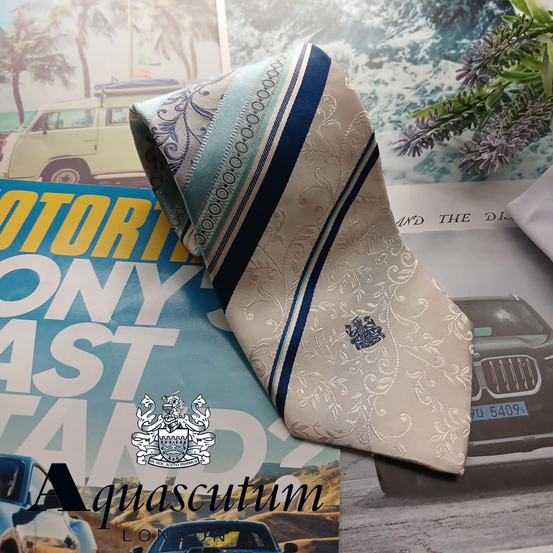 아쿠아스큐텀 실크 플로럴 자카드 넥타이 9.3cm A등급 A18305
 상품이미지1