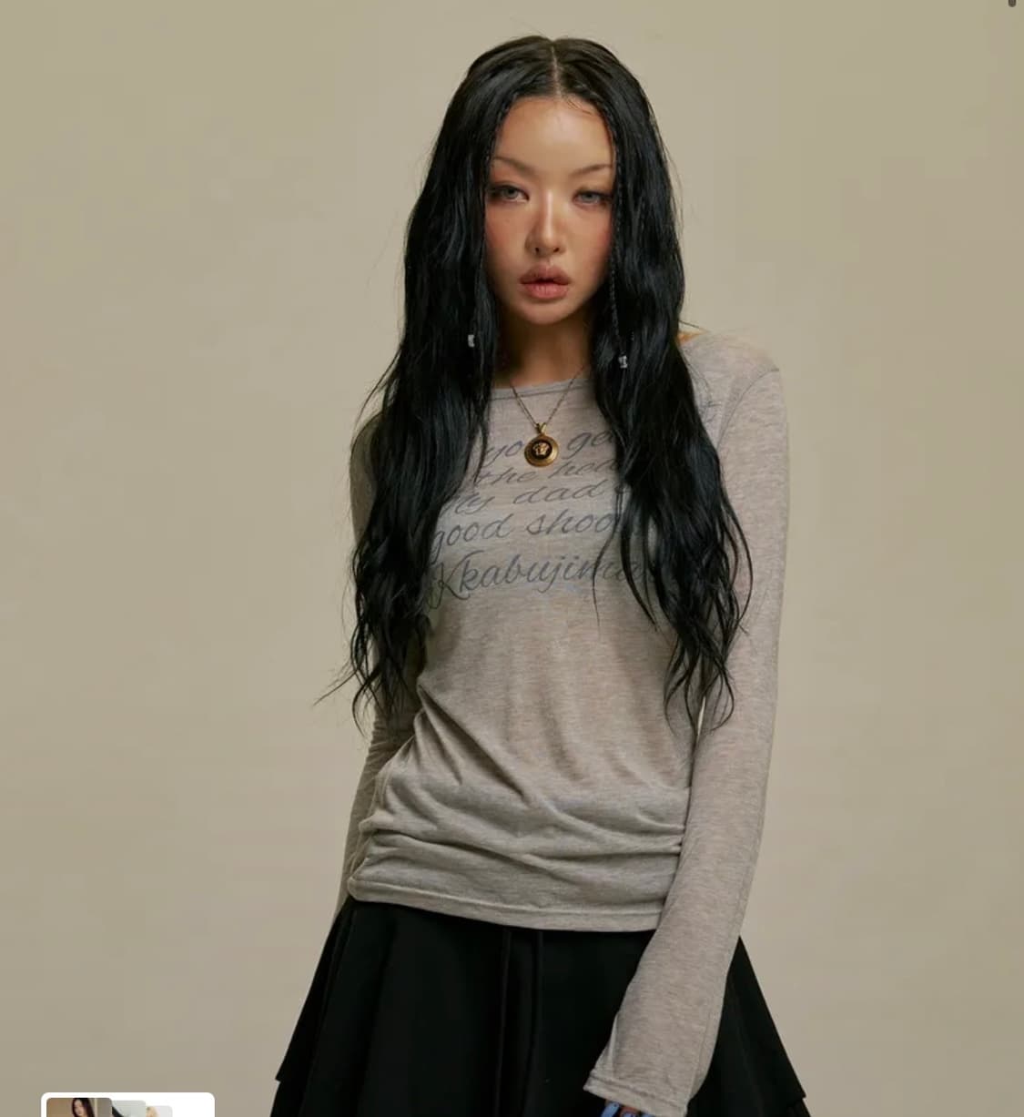 제니 착용 길라아카이브 롱슬리브 티셔츠 Grey 상품이미지4